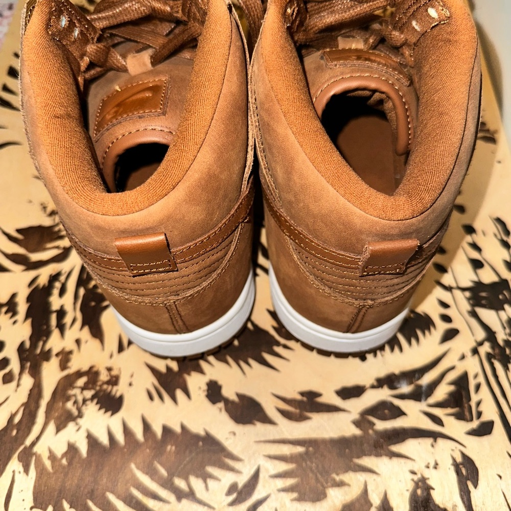 Nike Dunks High Top - Picture 4 of 6